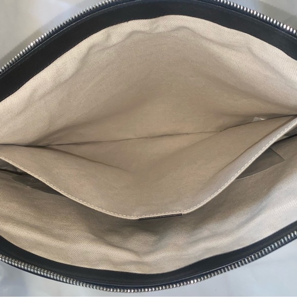 GUCCI Soho Large Black Pebble Leather Clutch - Picture 15 of 15